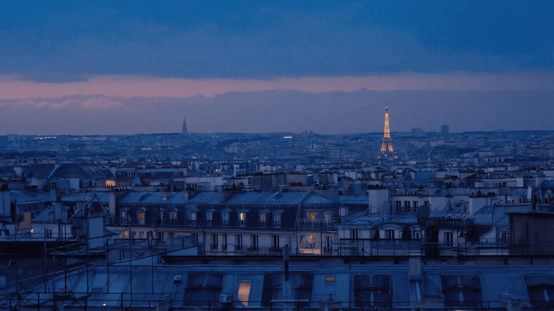 Paris la nuit depuis les toits
